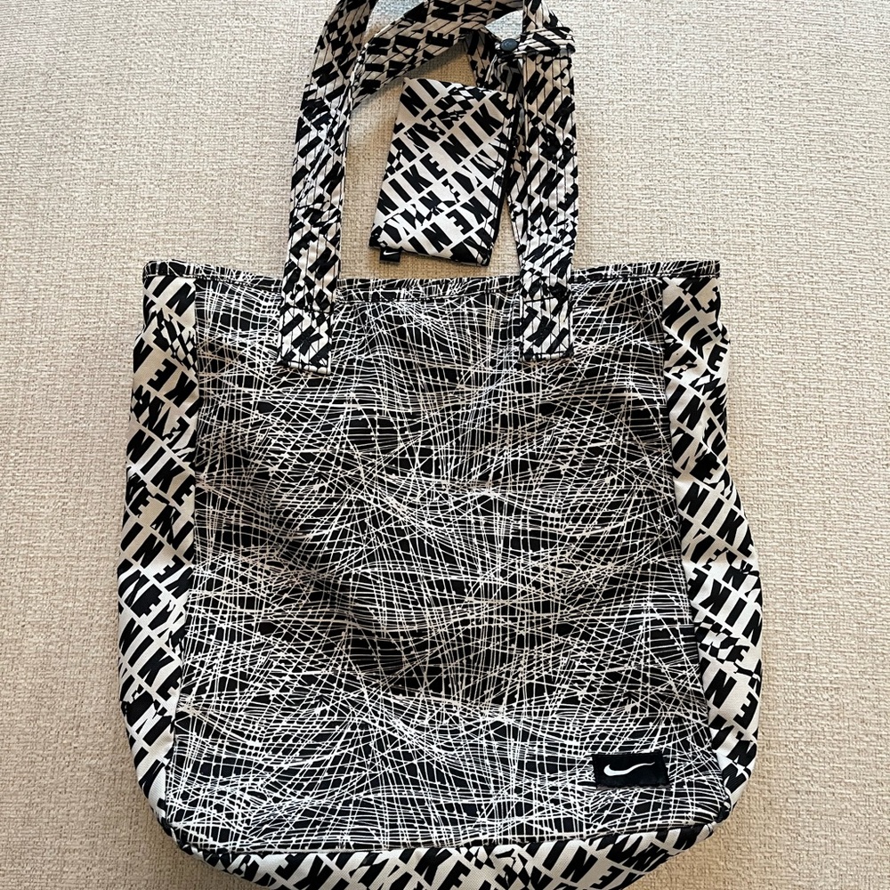 Nike Monochrome Graphic Tote Bag